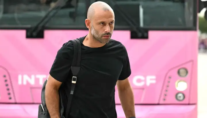 Retrato de Javier Mascherano durante una concentración con el Inter Miami. El entrenador argentino, que lideró al club a su primer título de liga en 2025, anunció su renuncia por motivos personales tras un exitoso ciclo al frente de 'Las Garzas'."