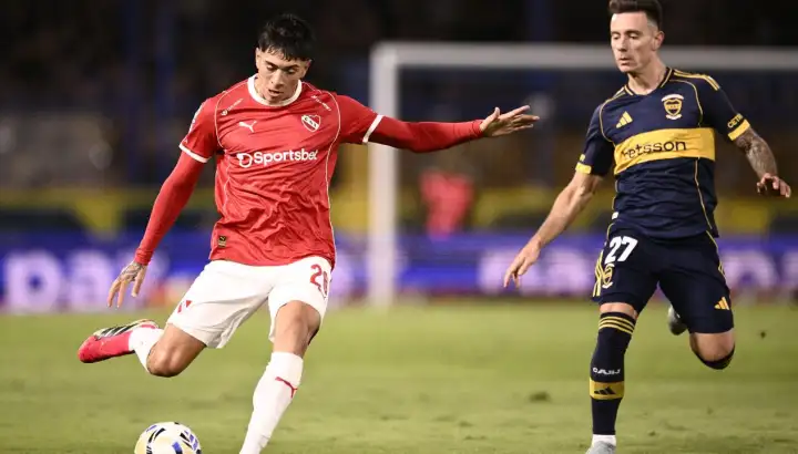 Boca Juniors e Independiente empataron 1-1 en la Bombonera por la fecha 14 del Torneo Apertura 2026, un resultado que mantiene a ambos equipos en la pelea por la clasificación a los playoffs. El encuentro se disputó el sábado 11 de abril y estuvo marcado por la tensión y polémicas arbitrales.